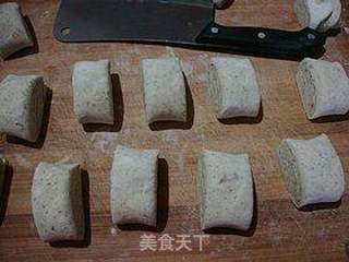 豆渣好去处---------【黑豆渣花卷】的做法步骤:12