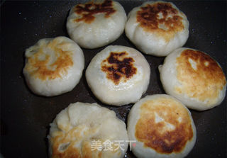 【素馅煎包】营养丰富的素馅煎包的做法步骤:15