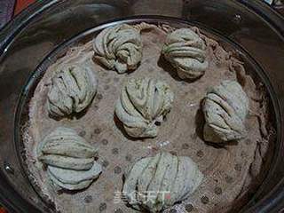 豆渣好去处---------【黑豆渣花卷】的做法步骤:15
