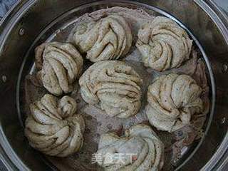 豆渣好去处---------【黑豆渣花卷】的做法步骤:16