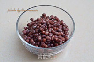 红豆面包卷的做法步骤:2