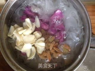 紫薯百合银耳羹的做法步骤:3