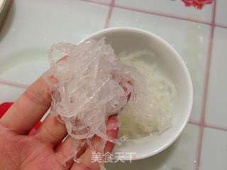莲子芡实炖阿胶燕窝的做法步骤:2