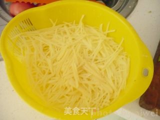 炝拌土豆丝的做法步骤:3