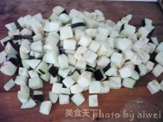 素炒茄丁的做法步骤:2
