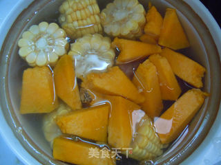 夏季营养汤汁---玉米南瓜排骨汤的做法步骤:5