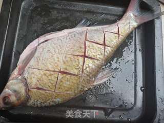 烤鲳鱼的做法步骤：1