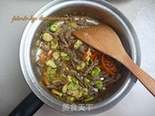 蚕豆肉丝的做法步骤:8