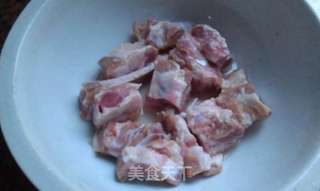 松茸炖排骨的做法步骤:2