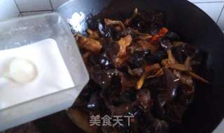 松茸炖排骨的做法步骤:11