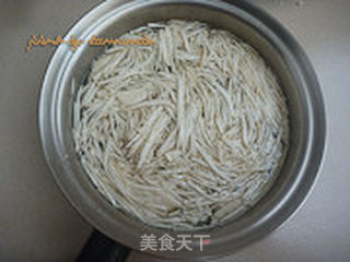 杏鲍菇粉丝汤的做法步骤:4