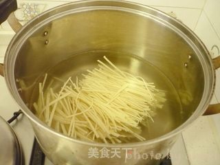 捞汁饺子皮的做法步骤:5