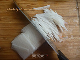 秋葵萝卜丝汤的做法步骤:2