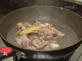 子姜焖鸭:开胃下饭的时令家常菜的做法步骤:5