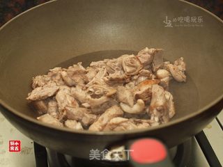 子姜焖鸭:开胃下饭的时令家常菜的做法步骤:9