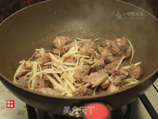 子姜焖鸭:开胃下饭的时令家常菜的做法步骤:11