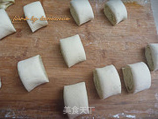 香豆粉花卷的做法步骤:8