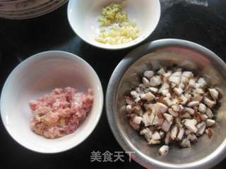 香菇肉酱面的做法步骤:1