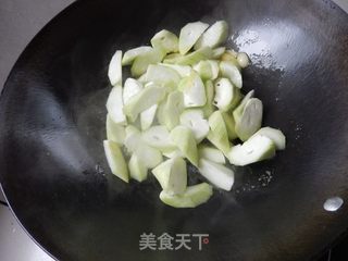 黑木耳炒丝瓜的做法步骤：6