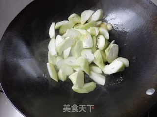 黑木耳炒丝瓜的做法步骤:6