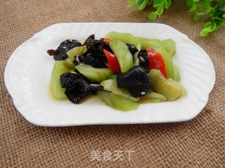 黑木耳炒丝瓜的做法步骤:11
