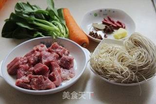 牛肉面的做法步骤：1