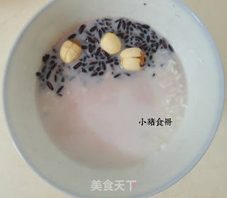 夏日时令营养甜品【芒果莲子黑糯饭】的做法步骤:3