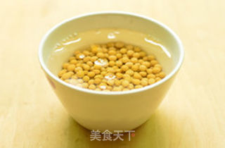 苦瓜黄豆猪骨汤的做法步骤:2