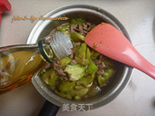 苦瓜炒肉的做法步骤:8