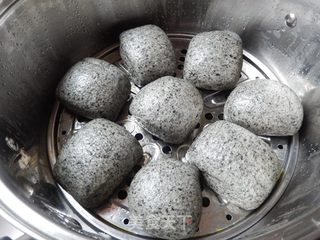 黑芝麻豆渣馒头的做法步骤:9