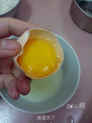【剩米饭打造仿真慕斯蛋糕】蛋香土豆泥配米饭的做法步骤:2