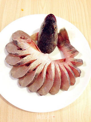 清蒸开屏鲈鱼的做法步骤:10