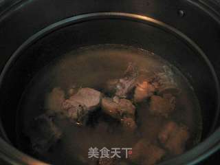 养生菜——苦瓜烧排骨的做法步骤：1