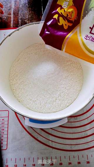 花式豆沙面包的做法步骤:2