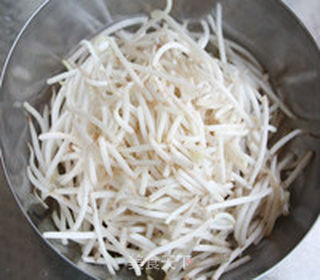 猪肉青椒豆芽蒸饺的做法步骤:5