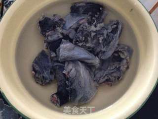【灵芝乌鸡汤】----安神补气的做法步骤:2