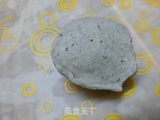 蒸的健康又吃好——黑芝麻红豆卷的做法步骤:3