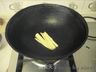番茄培根蝴蝶意面的做法步骤:3