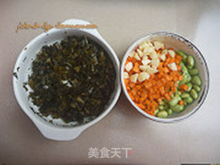 雪菜炒毛豆的做法步骤:2