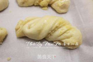 双重诱惑!!奶香浓郁椰蓉面包卷的做法步骤:12