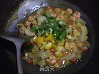 【咖喱土豆虾仁】----鲜美爽口的做法步骤:9