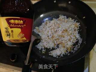 【培根秋葵炒饭】----百变剩米饭的做法步骤:10