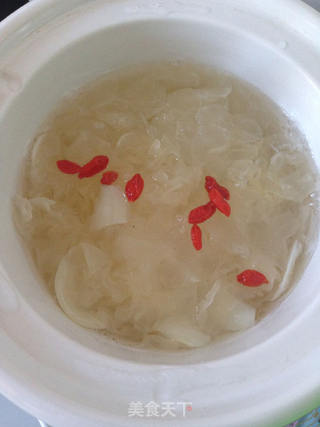 百合银耳羹的做法步骤:4