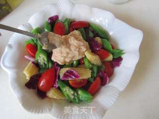 金枪鱼黄秋葵蔬菜沙拉的做法步骤:7