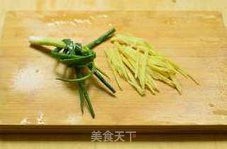 五香烤鲳鱼的做法步骤:2
