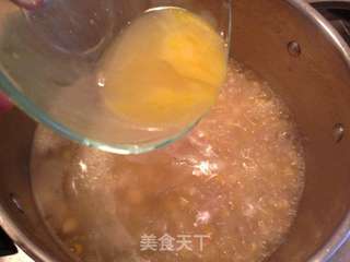 蛋花瘦肉玉米羹的做法步骤:7