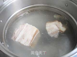 腐乳扣碗肉的做法步骤：1