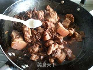 豆角红焖肉的做法步骤:9