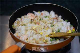 【海鲜菠萝饭】的做法步骤:6