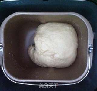 火腿毛毛虫面包的做法步骤:2